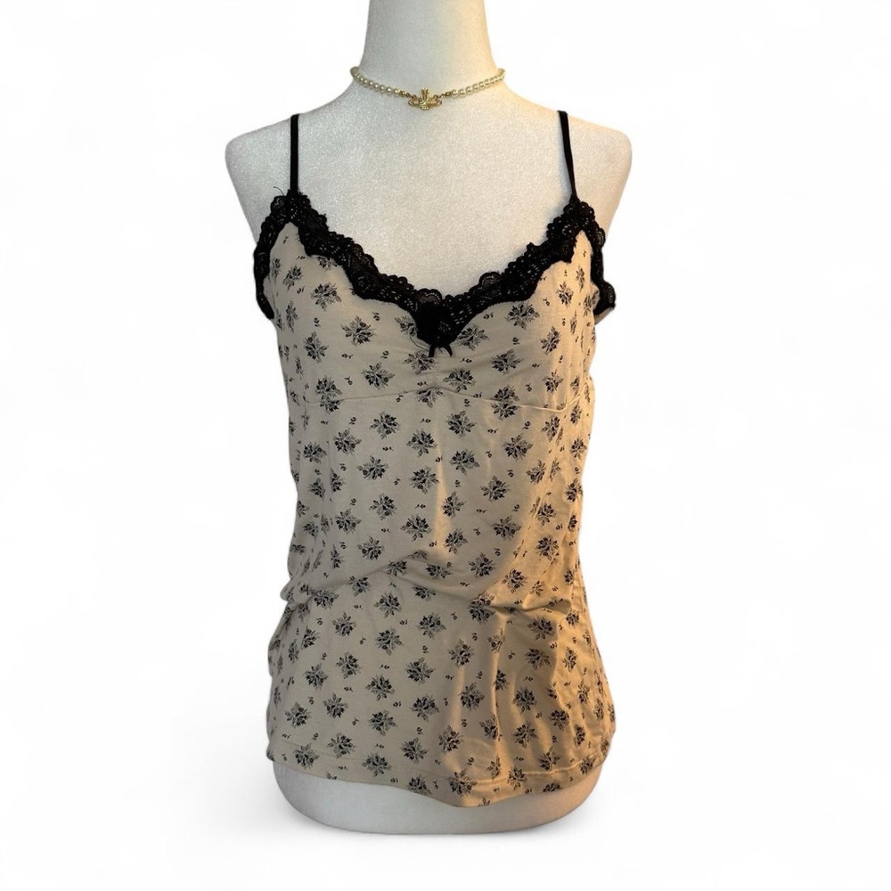 Old Navy Intimates Soft Romantic Lace Trim Camisole Floral Detail